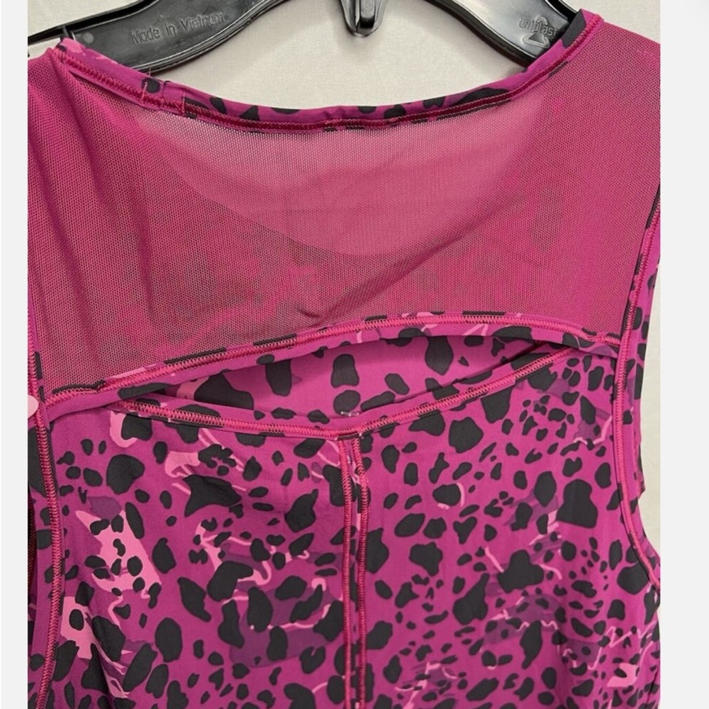 Lululemon Pink and Black Patterned Leggings and tank set - Picture 8 of 13